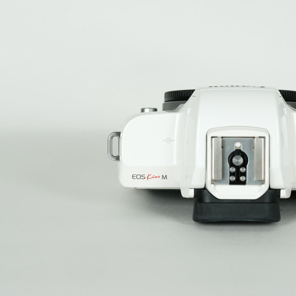 Canon EOS Kiss M