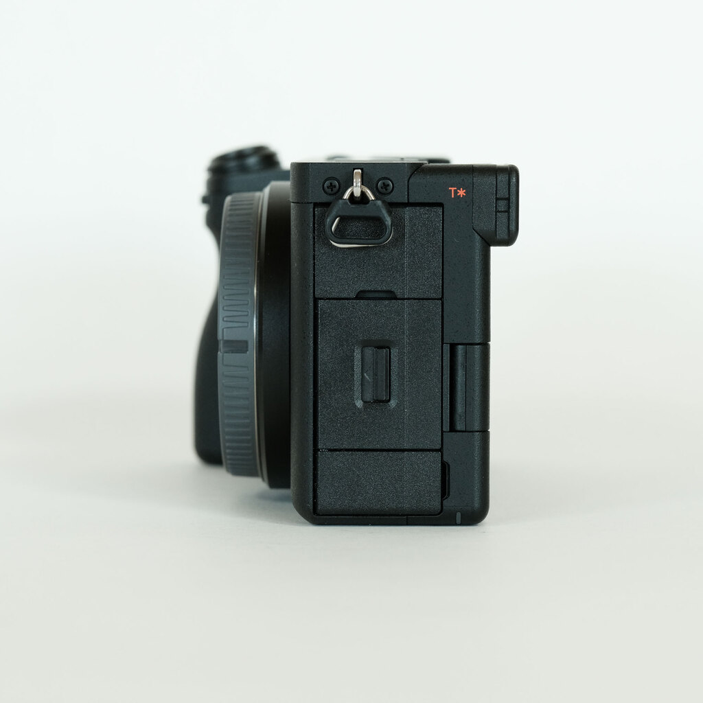 SONY α6700（ILCE-6700）の出品 | ONE SCENE（ワンシーン）