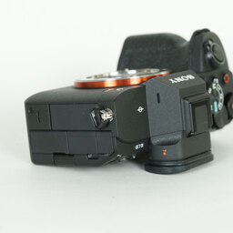 SONY α7 IV(ILCE-7M4) SONY α7 IV(ILCE-7M4)