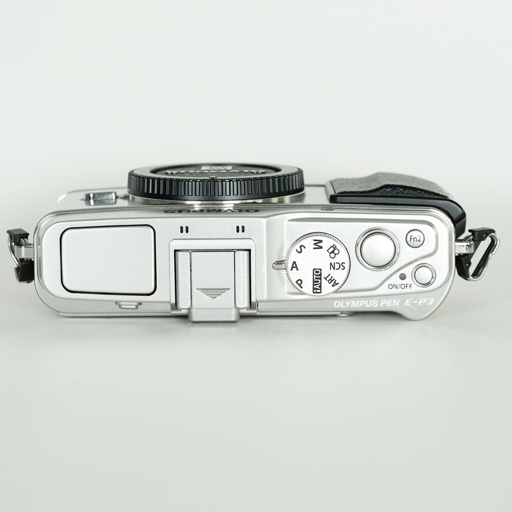OLYMPUS PEN E-P3 ボディ シルバーの出品 | ONE SCENE（ワンシーン）
