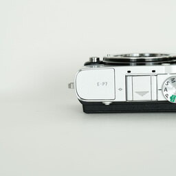 OLYMPUS PEN E-P7
