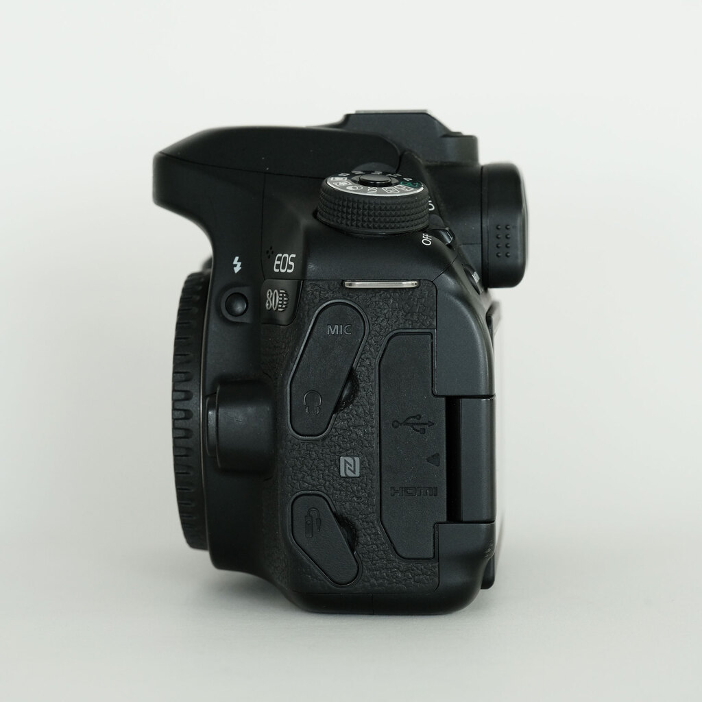 Canon EOS 80D EF-S18-135 IS USM レンズキット Canon EOS 80D EF-S18-135 IS USM レンズキット