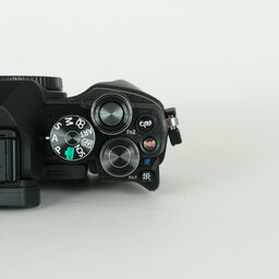 OLYMPUS OM-D E-M10 Mark III OLYMPUS OM-D E-M10 Mark III