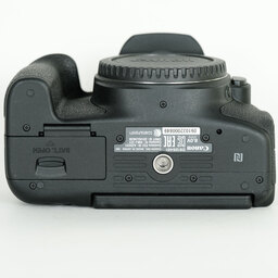 Canon EOS 8000D Canon EOS 8000D