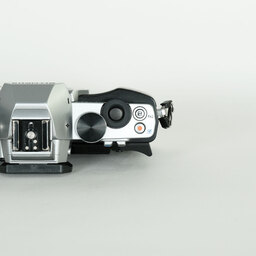 OLYMPUS OM-D E-M5 ボディ シルバー OLYMPUS OM-D E-M5 ボディ シルバー