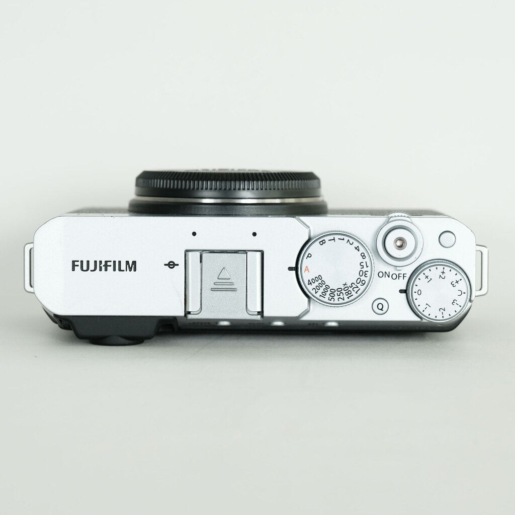 FUJIFILM X-E4 FUJIFILM X-E4