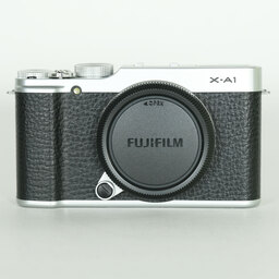 FUJIFILM X-A1 ボディ シルバー