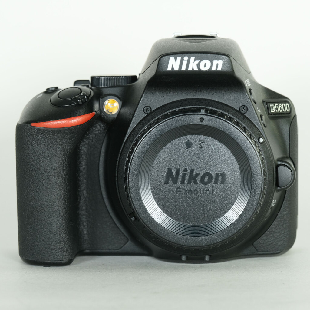 Nikon D5600