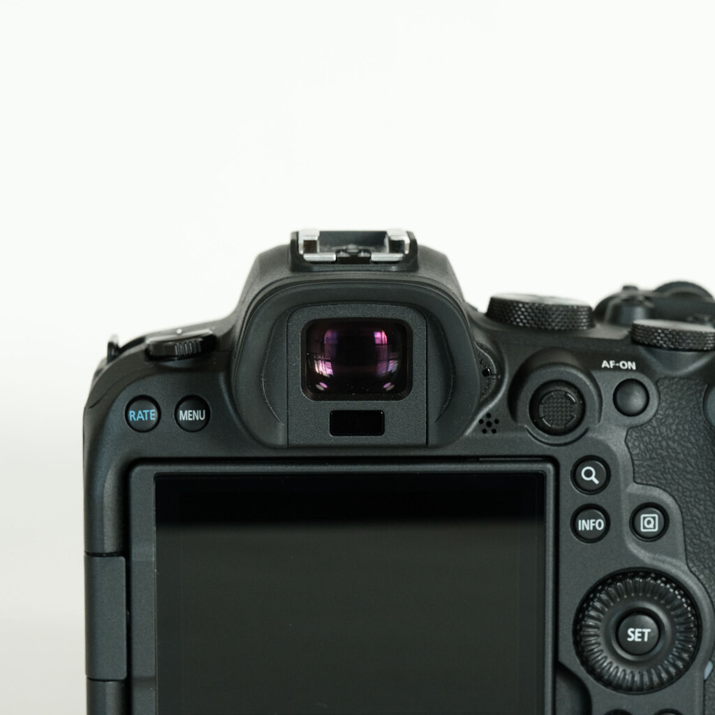 Canon EOS R6 Canon EOS R6