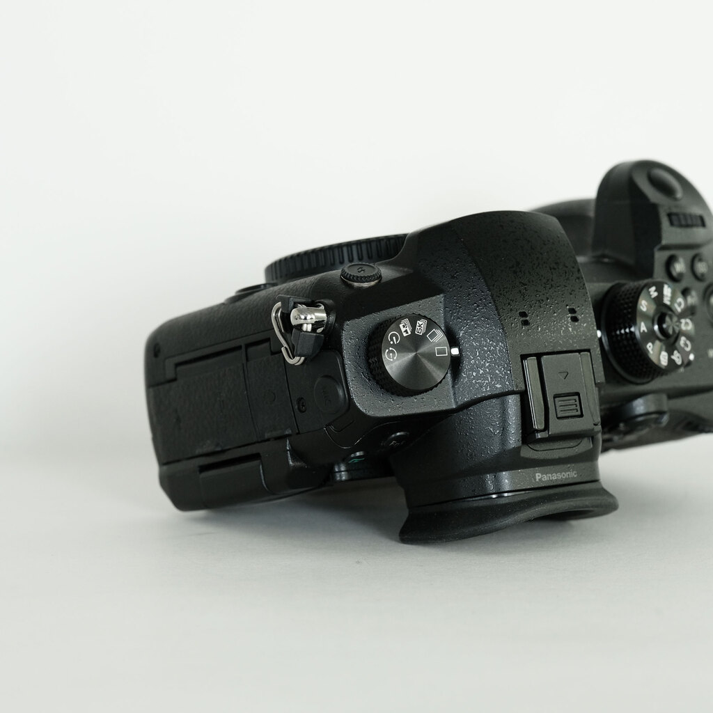 Panasonic LUMIX DC-GH5 Panasonic LUMIX DC-GH5