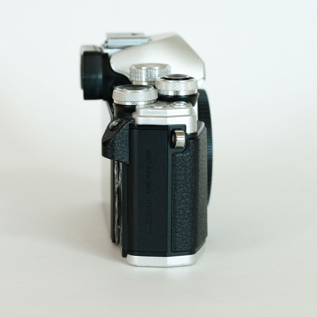 OLYMPUS OM-D E-M10 Mark II