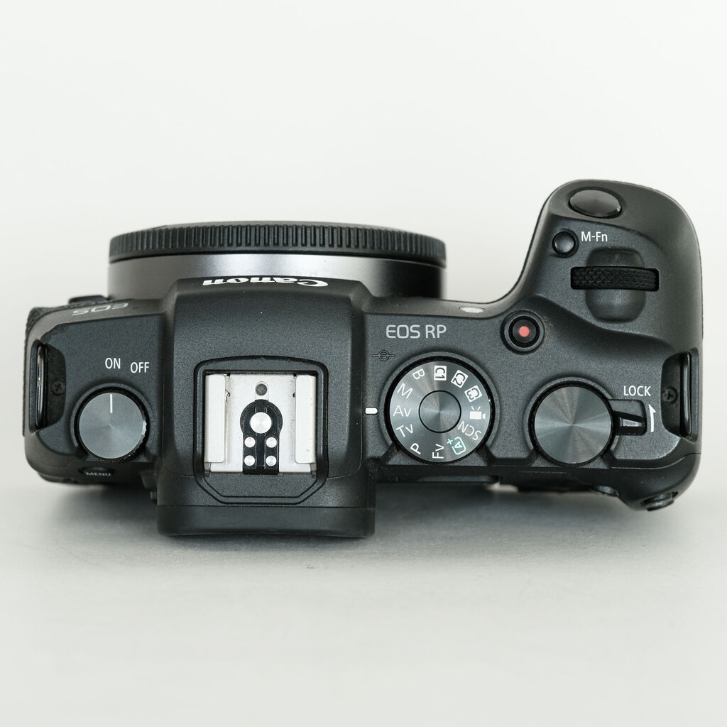 [美品 低シャッター回数]Canon EOS RP 本体 Canon EOS RPの出品 | ONE SCENE（ワンシーン）