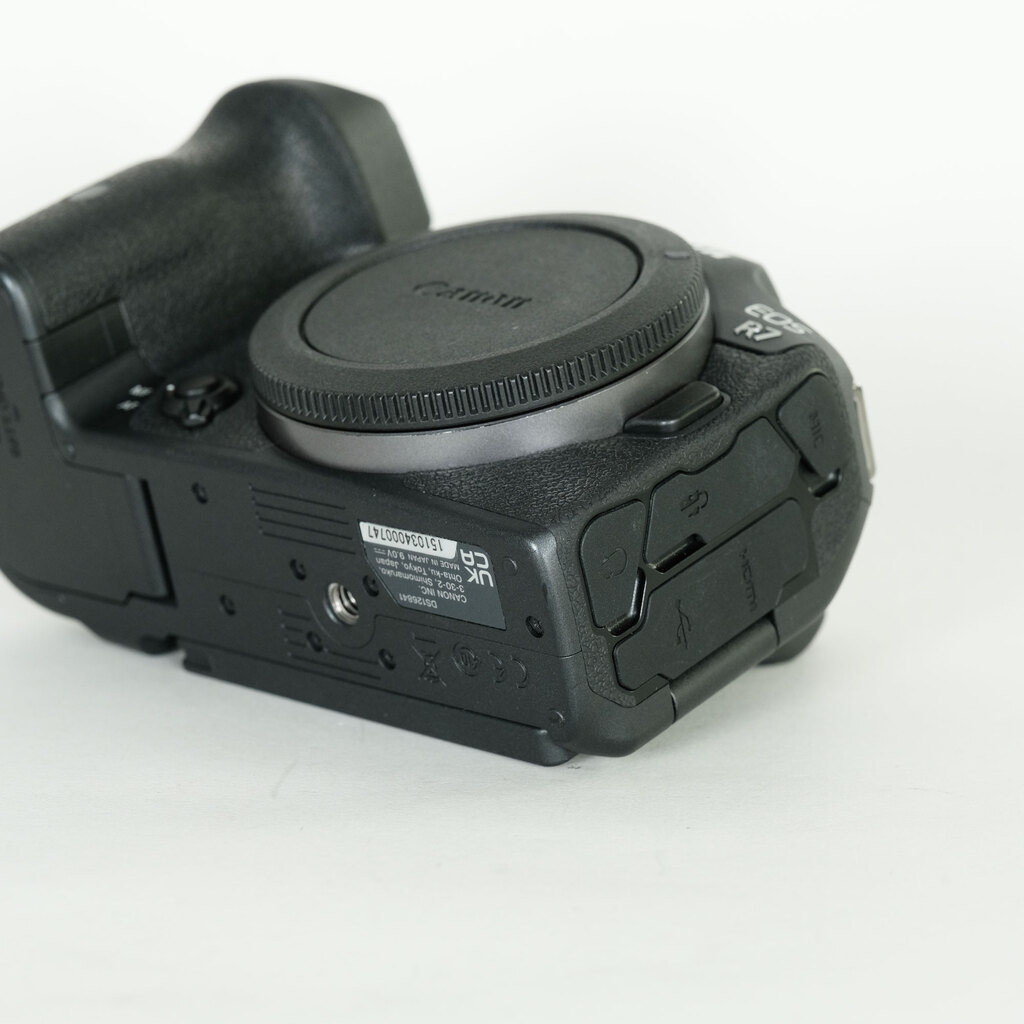 Canon EOS R7