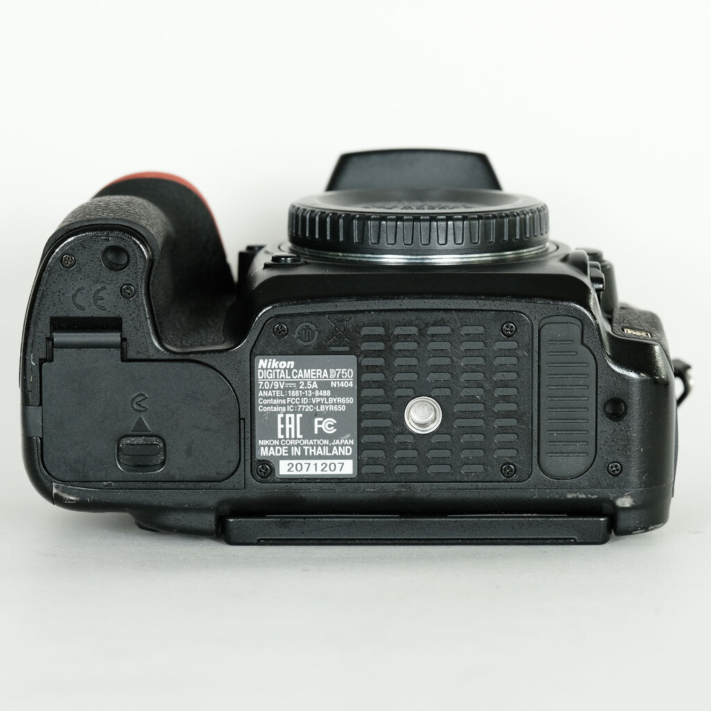 Nikon D750の出品 | ONE SCENE（ワンシーン）