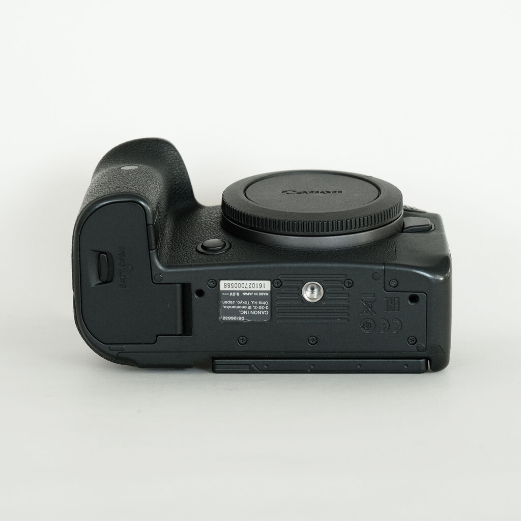 Canon EOS R6 Canon EOS R6