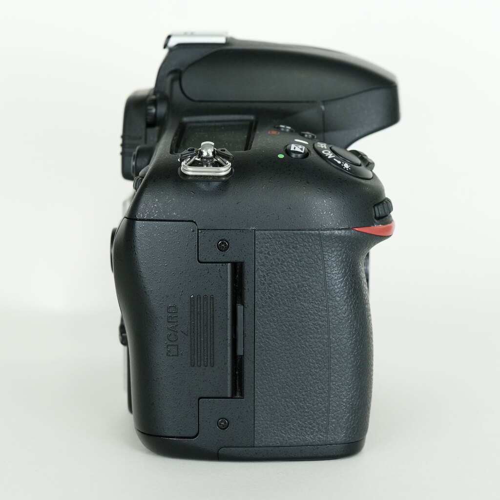 Nikon D610の出品 | ONE SCENE（ワンシーン）