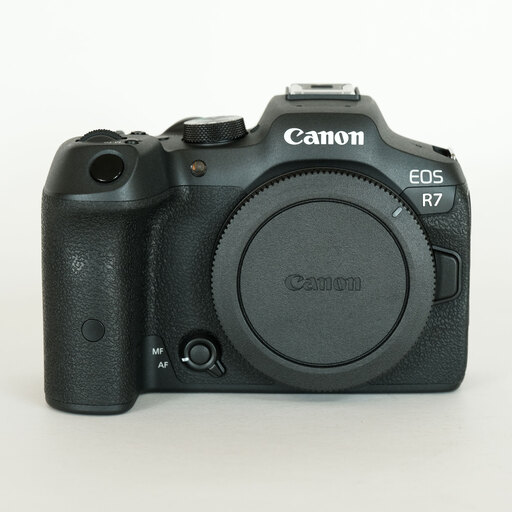 Canon EOS R7