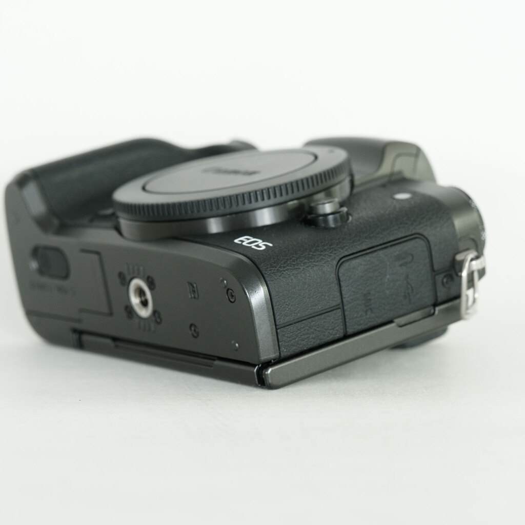 Canon EOS M5 Canon EOS M5