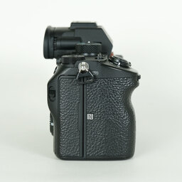 SONY α7 III(ILCE-7M3) SONY α7 III(ILCE-7M3)