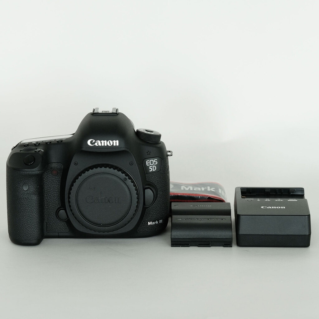 Canon EOS 5D Mark III Canon EOS 5D Mark III