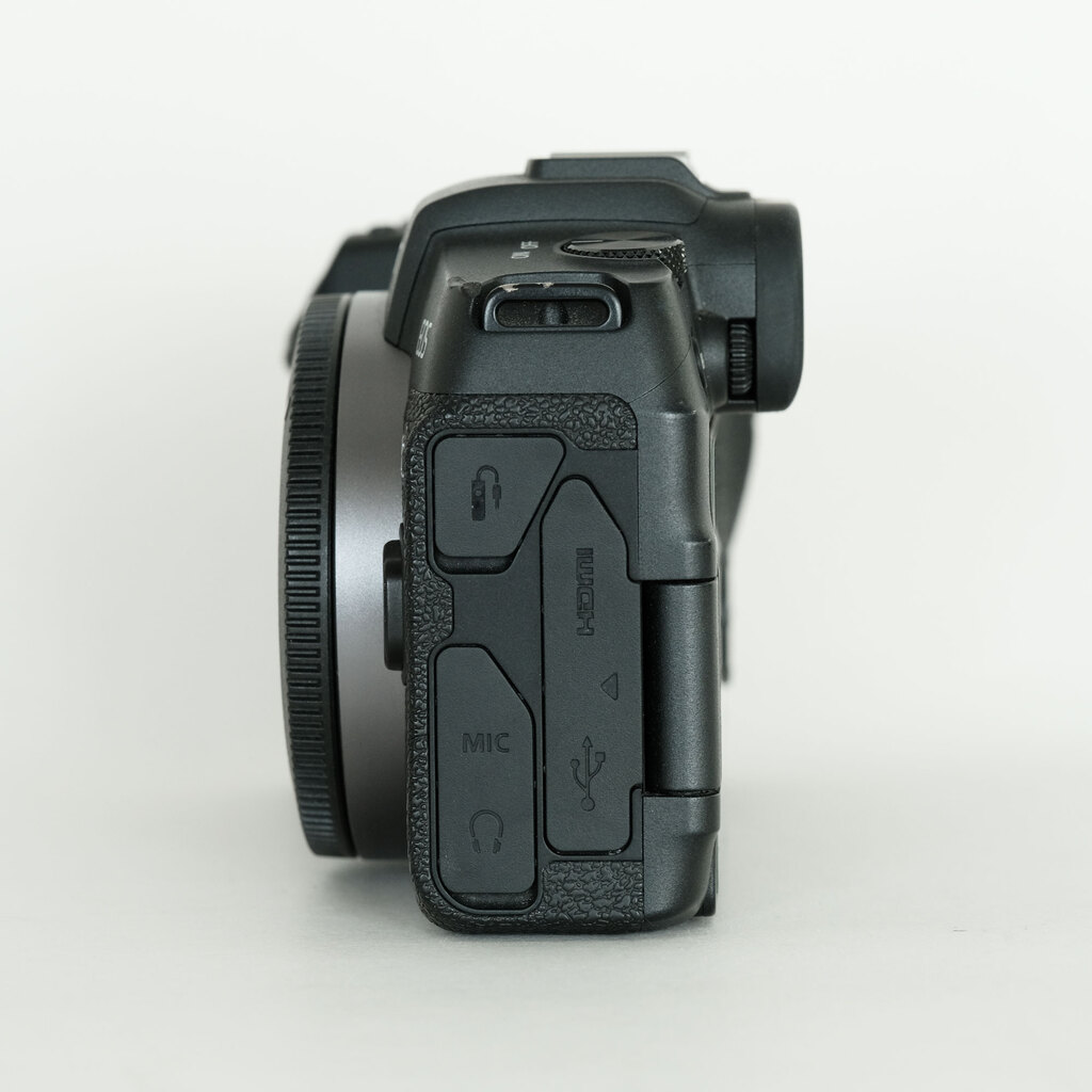 最終値下げCanon EOS RP ほぼ新品 Canon EOS RPの出品 | ONE SCENE（ワンシーン）