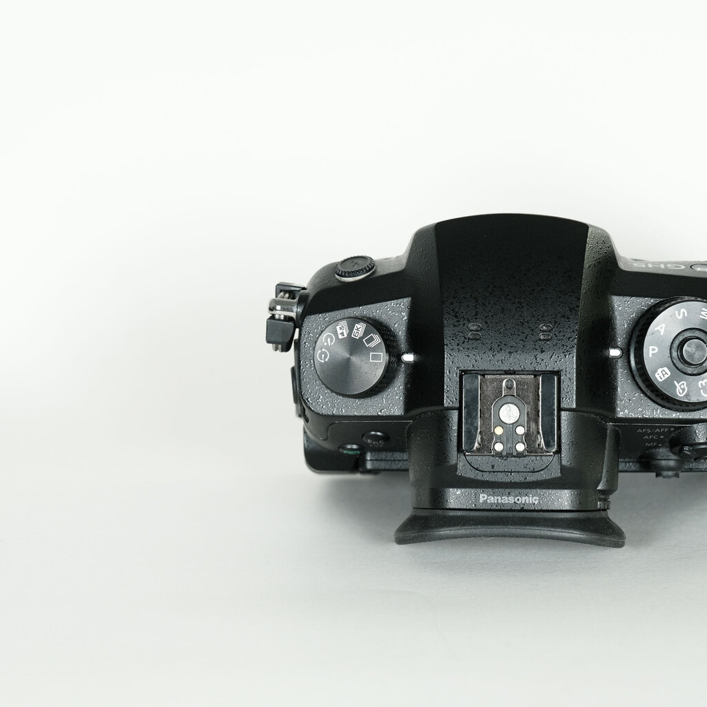 Panasonic LUMIX DC-GH5 Panasonic LUMIX DC-GH5