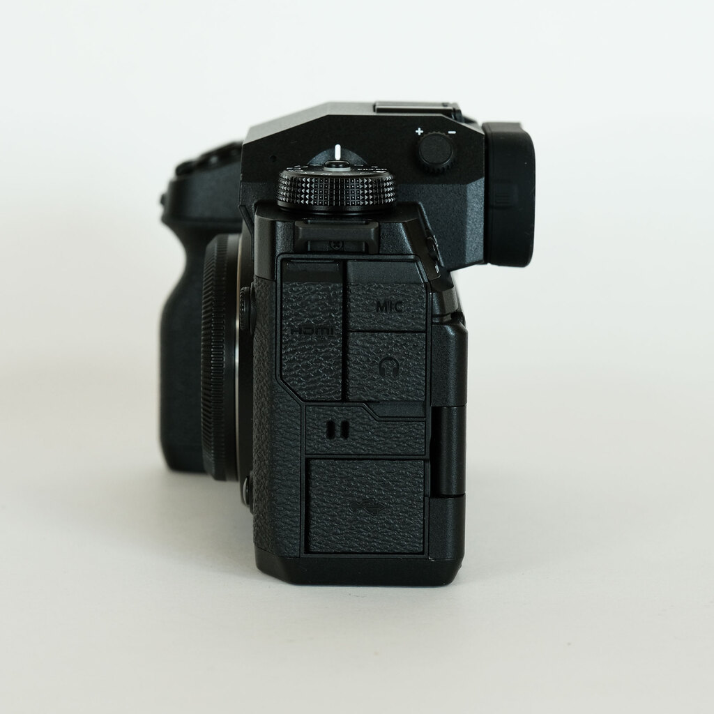 FUJIFILM X-H2S FUJIFILM X-H2S