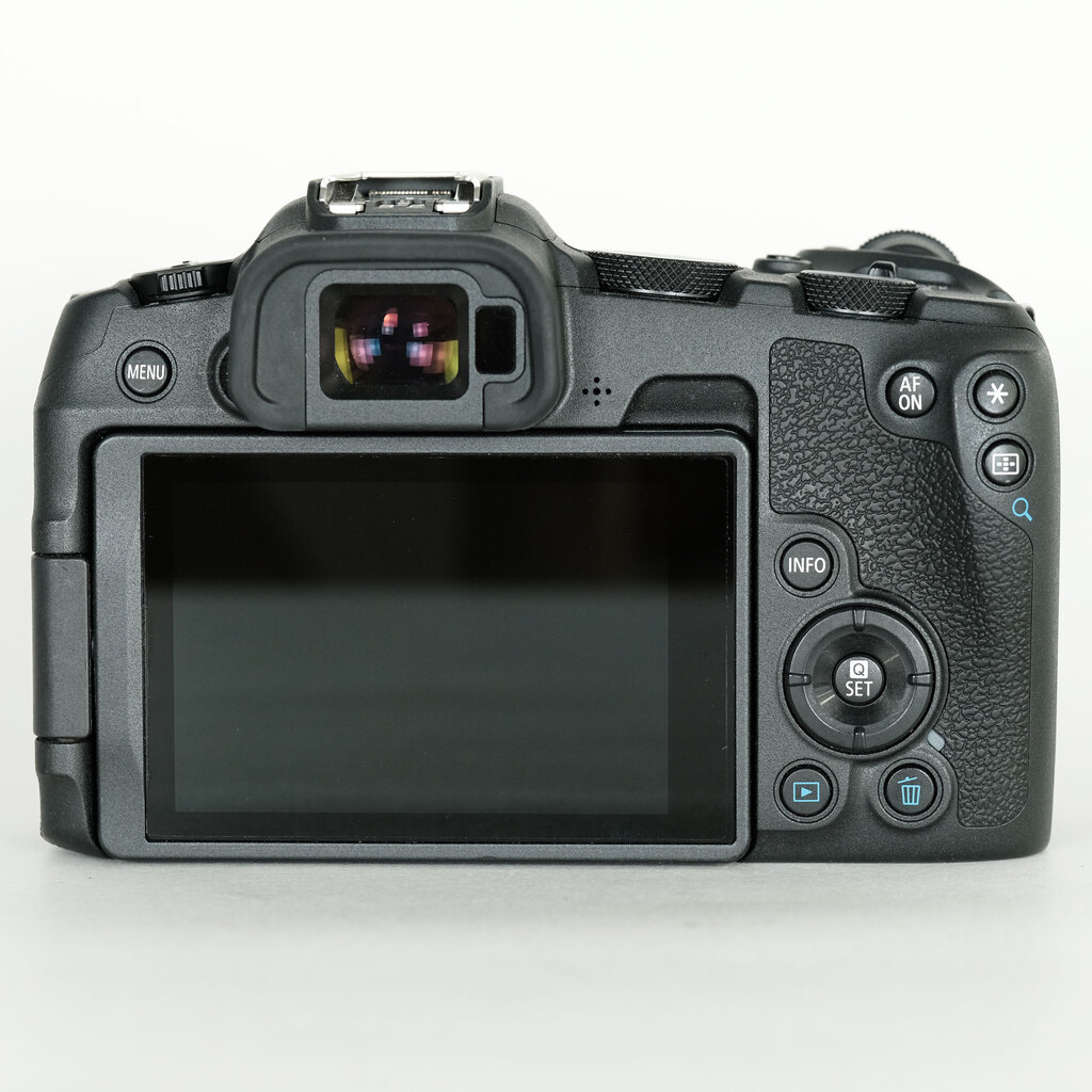 Canon EOS R8 Canon EOS R8