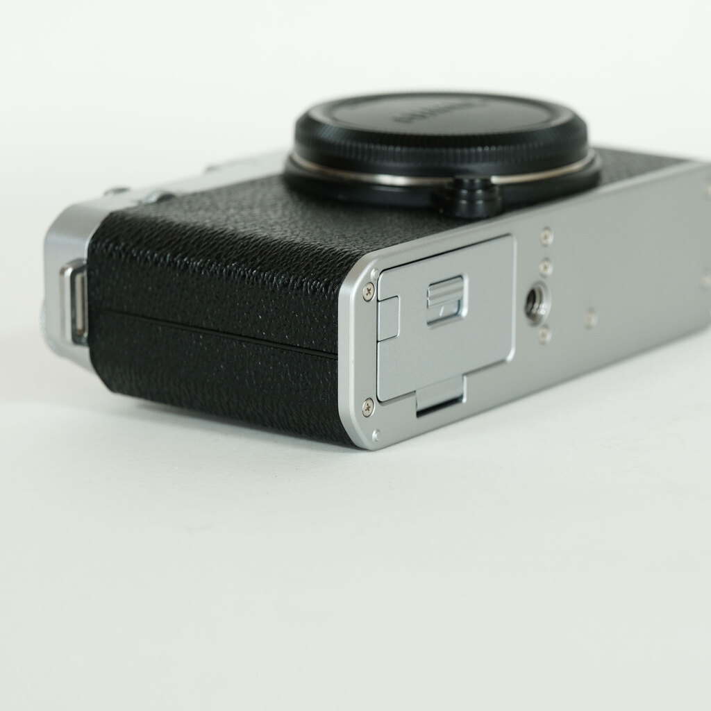 FUJIFILM X-E4 FUJIFILM X-E4