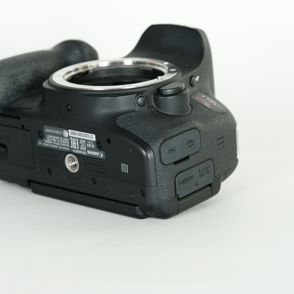 Canon EOS Kiss X8i Canon EOS Kiss X8i