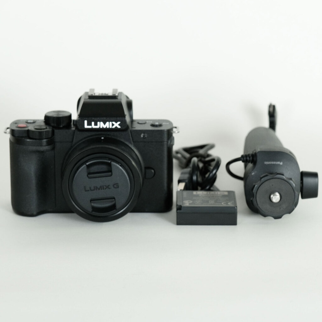 Panasonic LUMIX DC-G100V 標準ズームレンズ + トライポッドグリップキット Panasonic LUMIX DC-G100V 標準ズームレンズ + トライポッドグリップキット