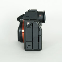 SONY α7 IV(ILCE-7M4) SONY α7 IV(ILCE-7M4)