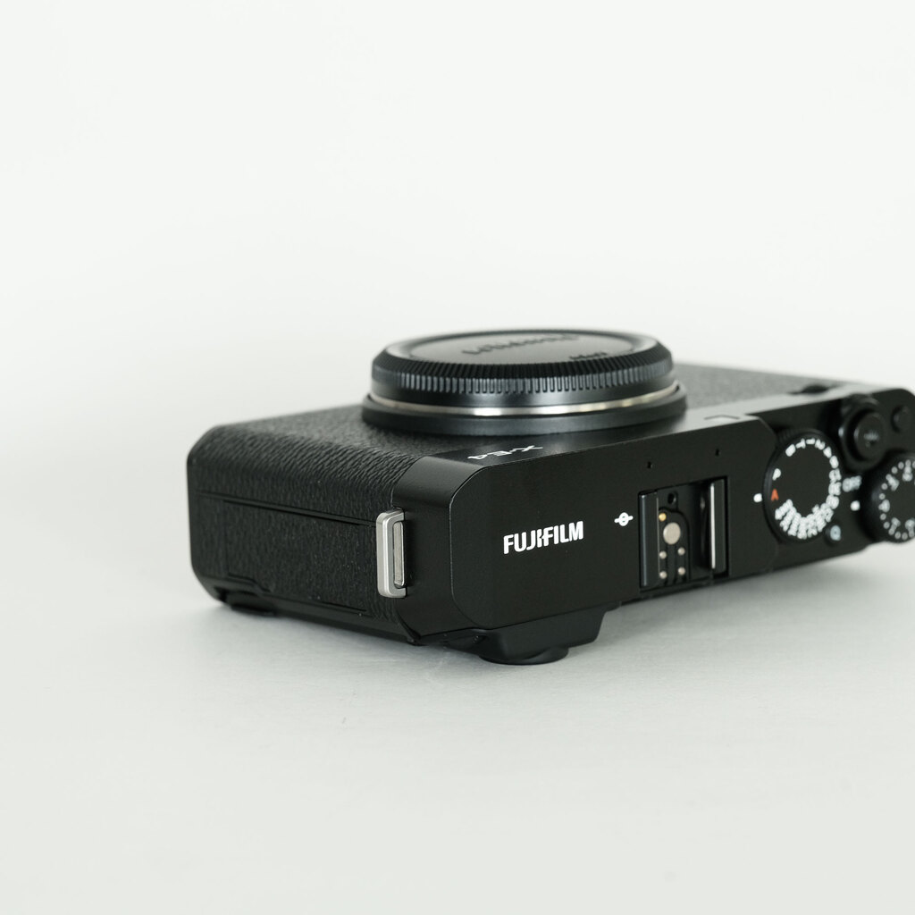 FUJIFILM X-E4 デジタル一眼レフ(シャッター数797枚) FUJIFILM X-E4 デジタル一眼レフ(シャッター数797枚) - メルカリ