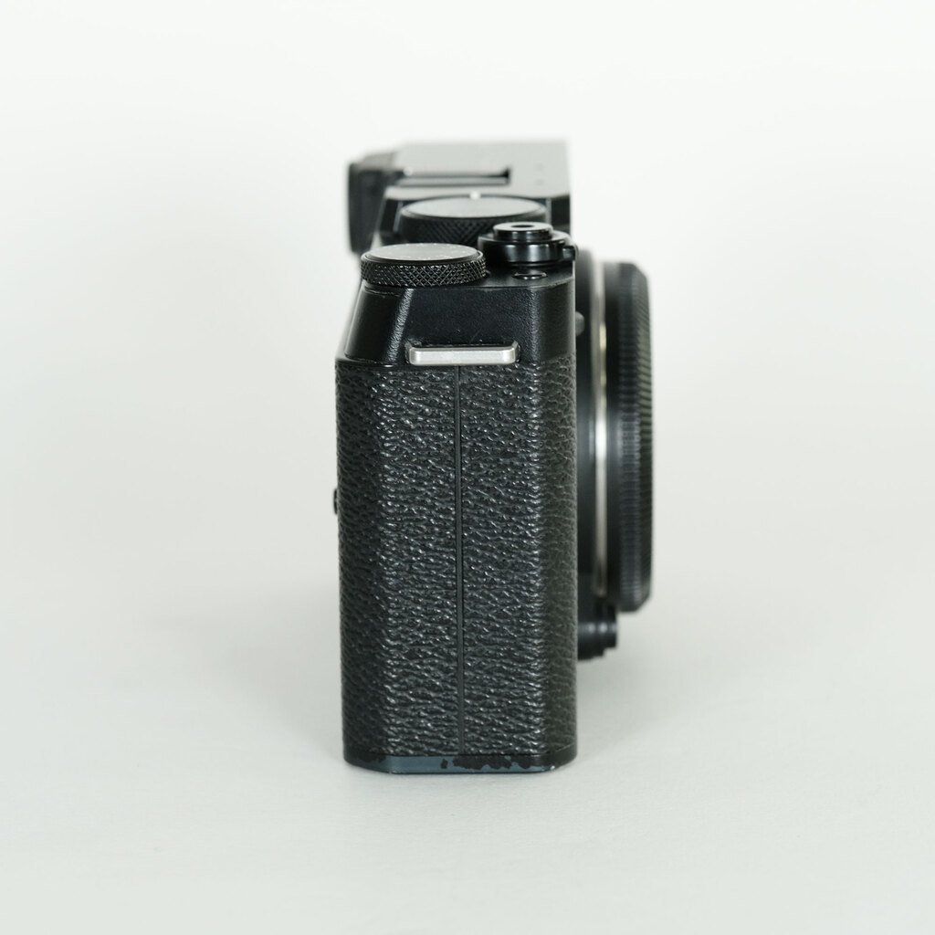 FUJIFILM X-E4 FUJIFILM X-E4