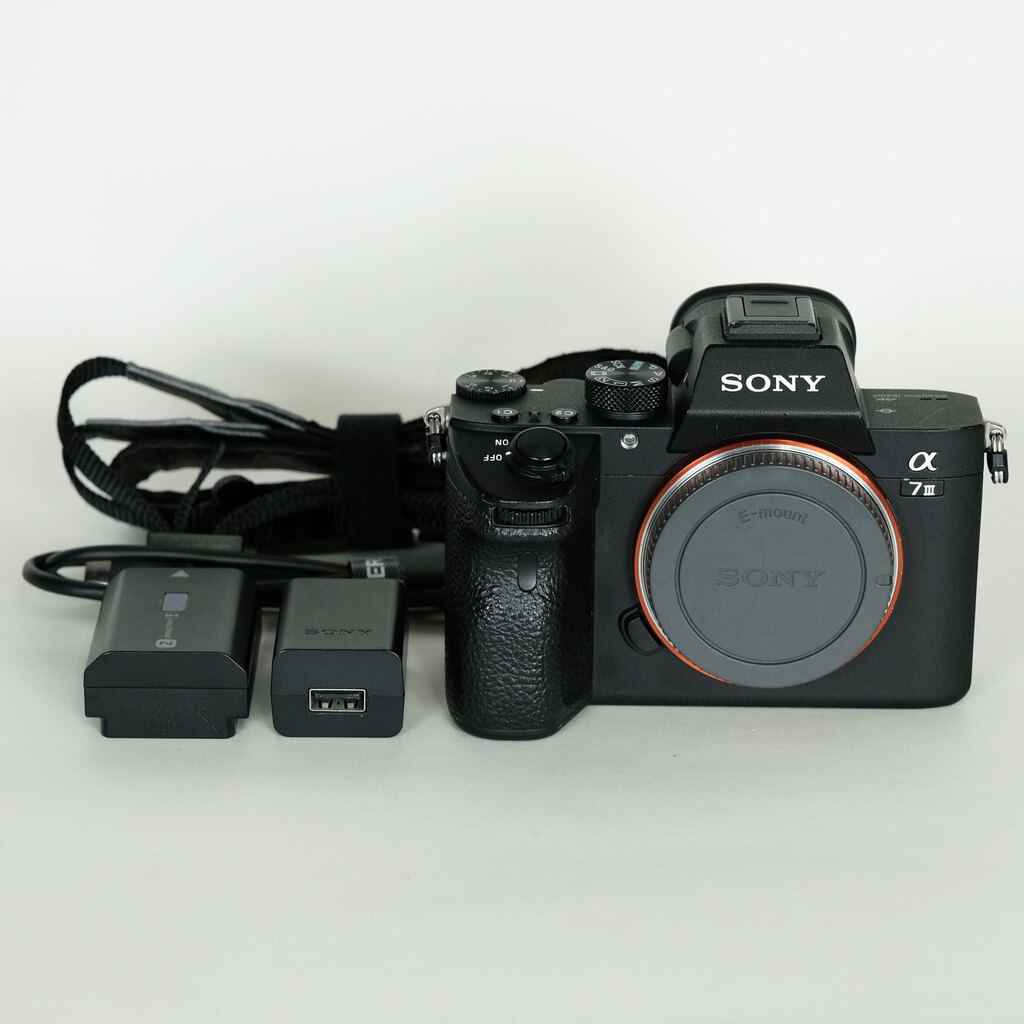 SONY α7 III(ILCE-7M3) SONY α7 III(ILCE-7M3)
