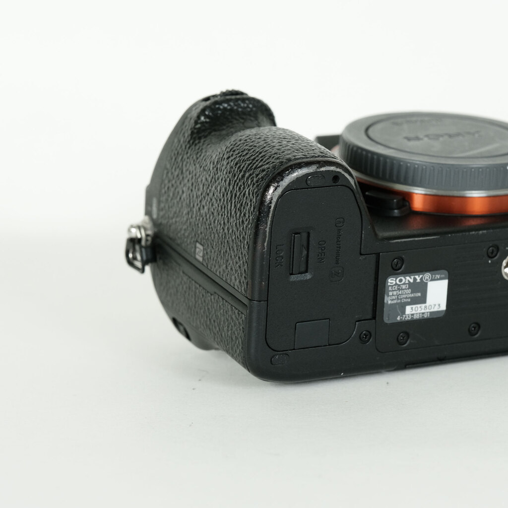 SONY α7 III(ILCE-7M3) SONY α7 III(ILCE-7M3)