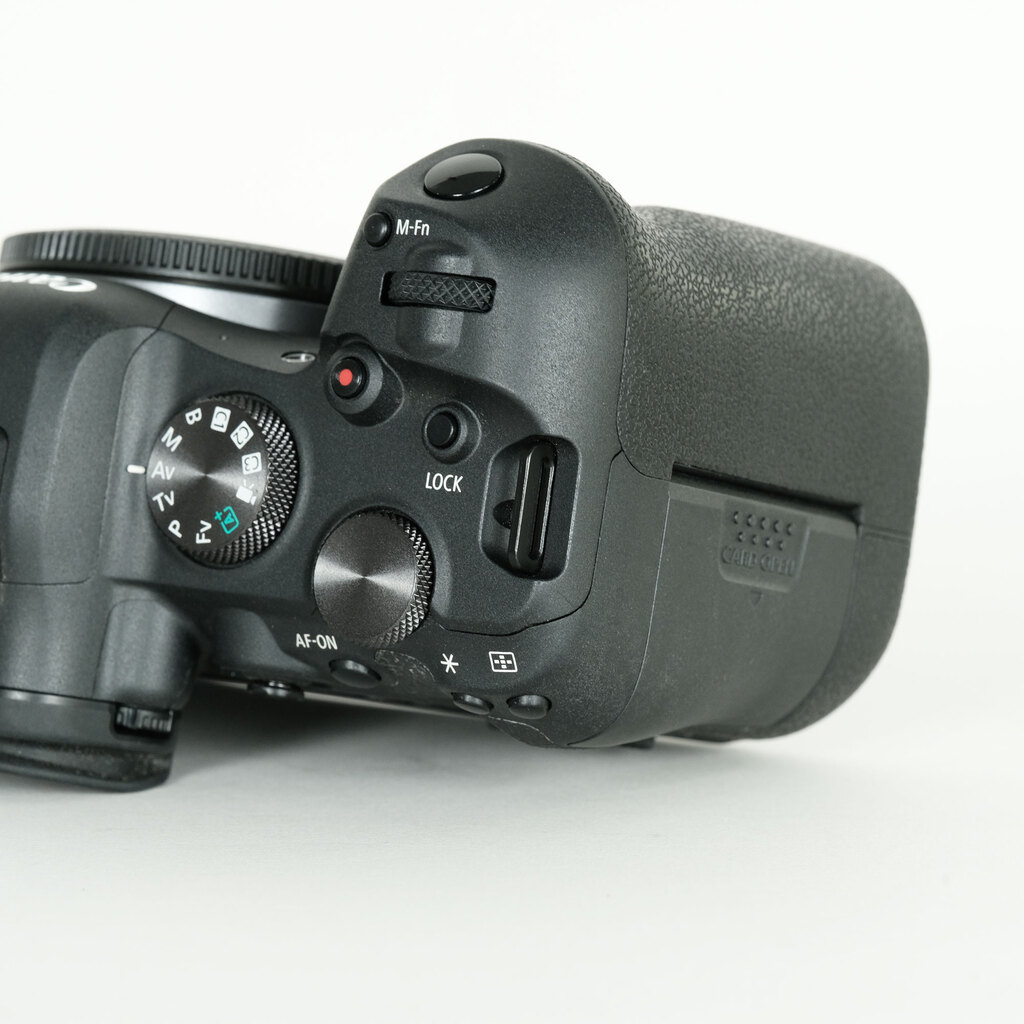 Canon EOS R6 Canon EOS R6