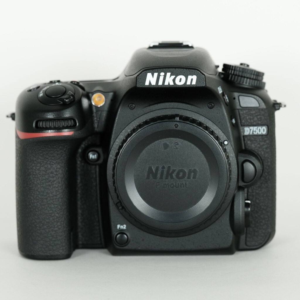 Nikon D7500