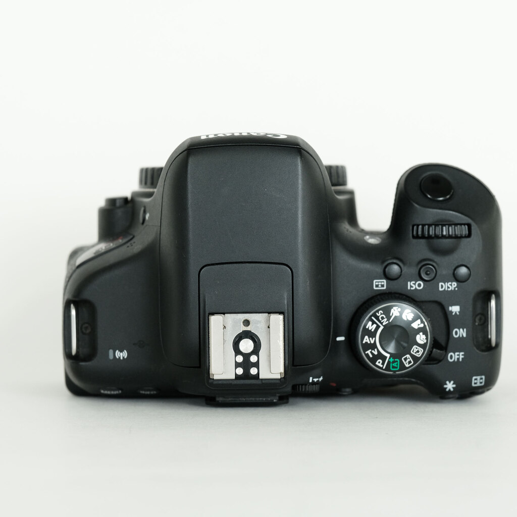 Canon EOS Kiss X8i Canon EOS Kiss X8i