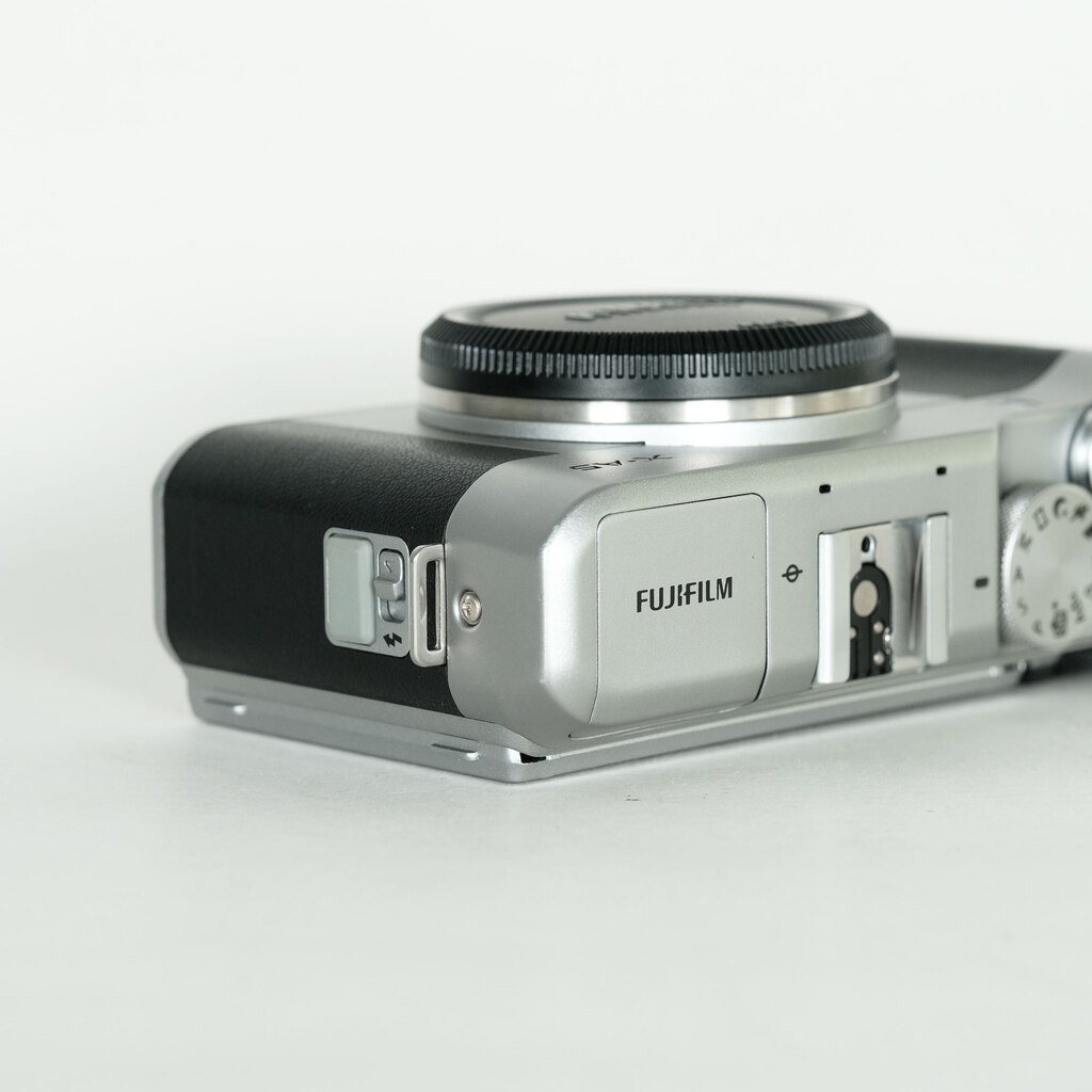 FUJIFILM X-A5 本体のみ FUJIFILM X-A5の出品 | ONE SCENE（ワンシーン）