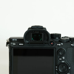 SONY α7 III(ILCE-7M3) SONY α7 III(ILCE-7M3)