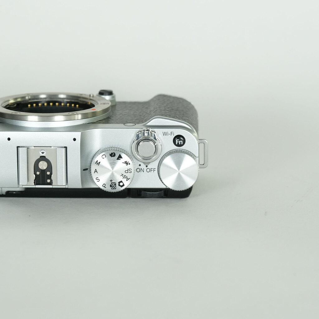 FUJIFILM X-A1 ボディ シルバー