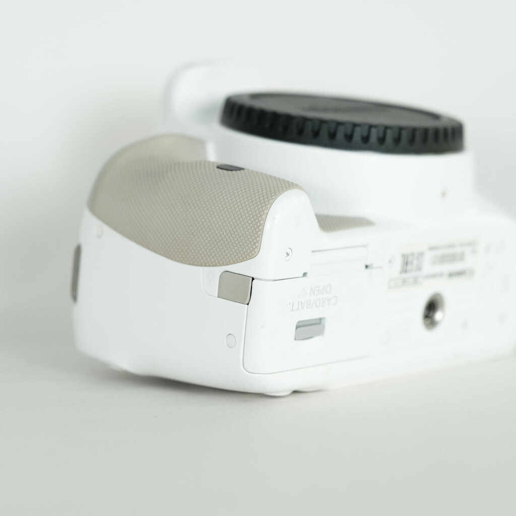 Canon EOS Kiss X7 ボディ ホワイト Canon EOS Kiss X7 ボディ ホワイト