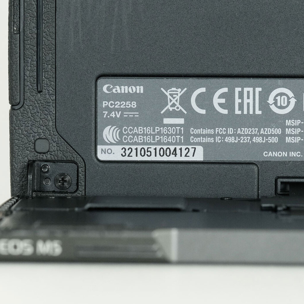 Canon EOS M5 Canon EOS M5