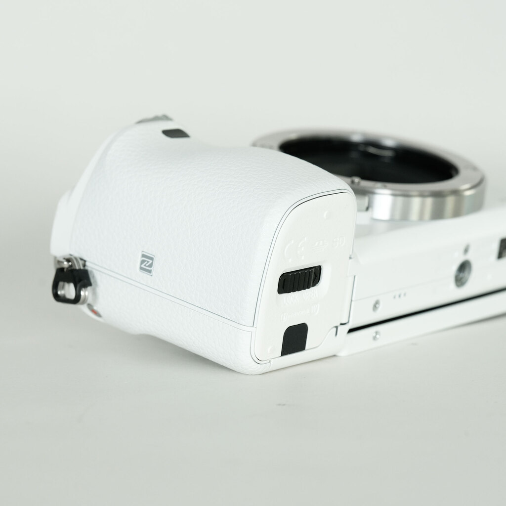 SONY α6000(ILCE-6000) SONY α6000(ILCE-6000)