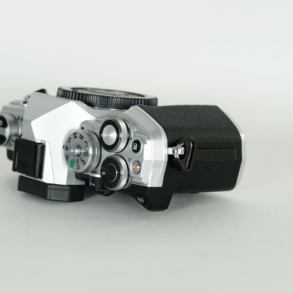 OLYMPUS OM-D E-M5 Mark III OLYMPUS OM-D E-M5 Mark III