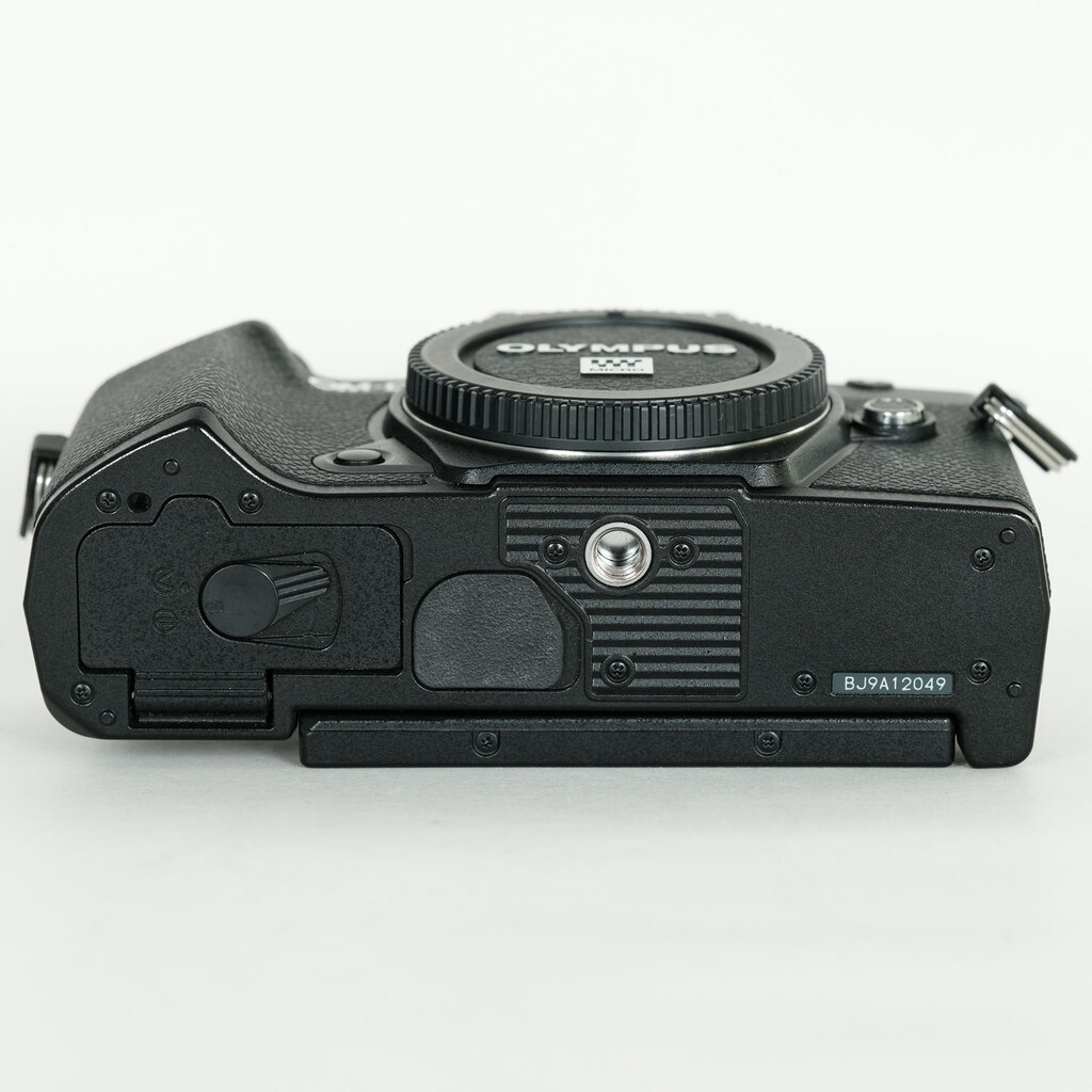 OLYMPUS OM-D E-M5 Mark III