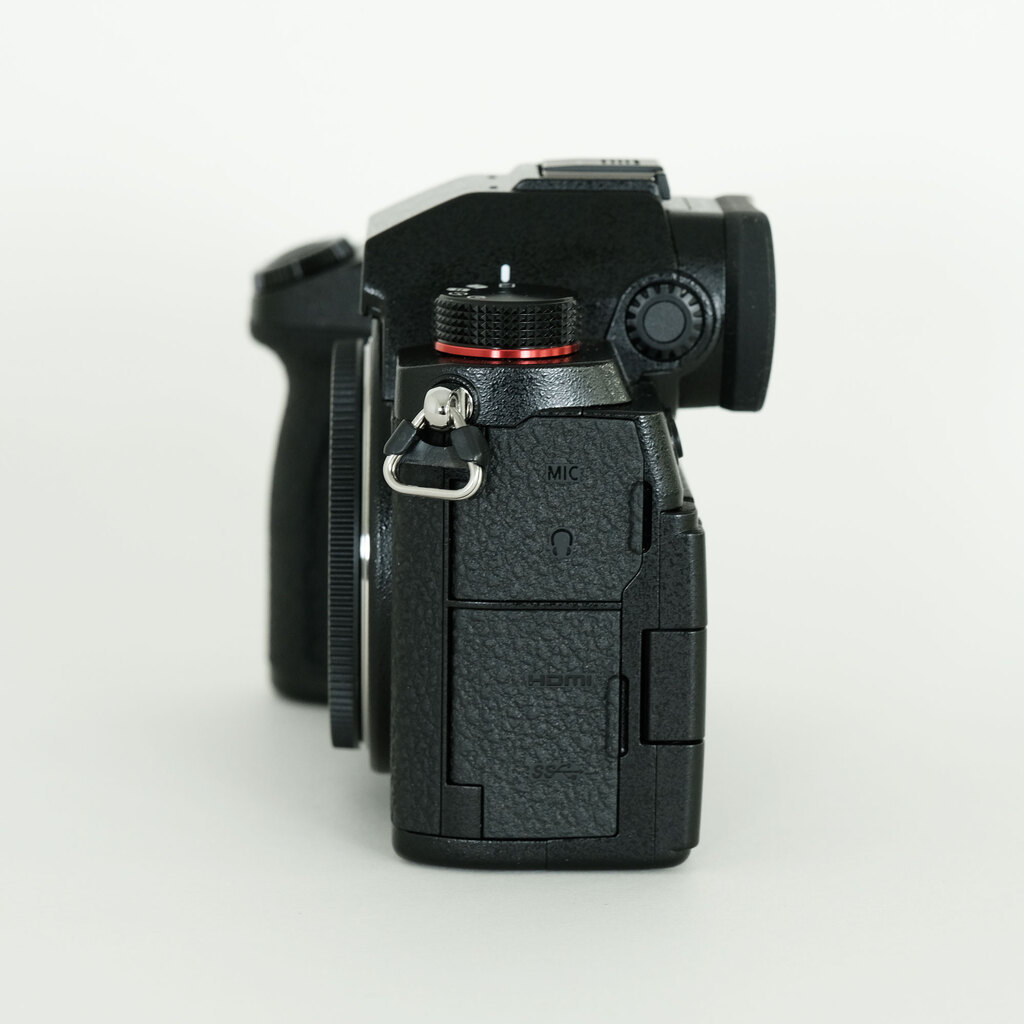 Panasonic LUMIX DC-S5 Panasonic LUMIX DC-S5