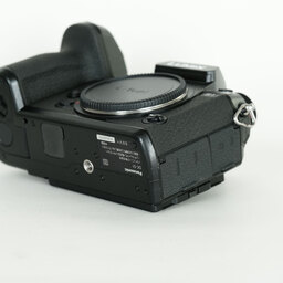 Panasonic LUMIX DC-S1 Panasonic LUMIX DC-S1