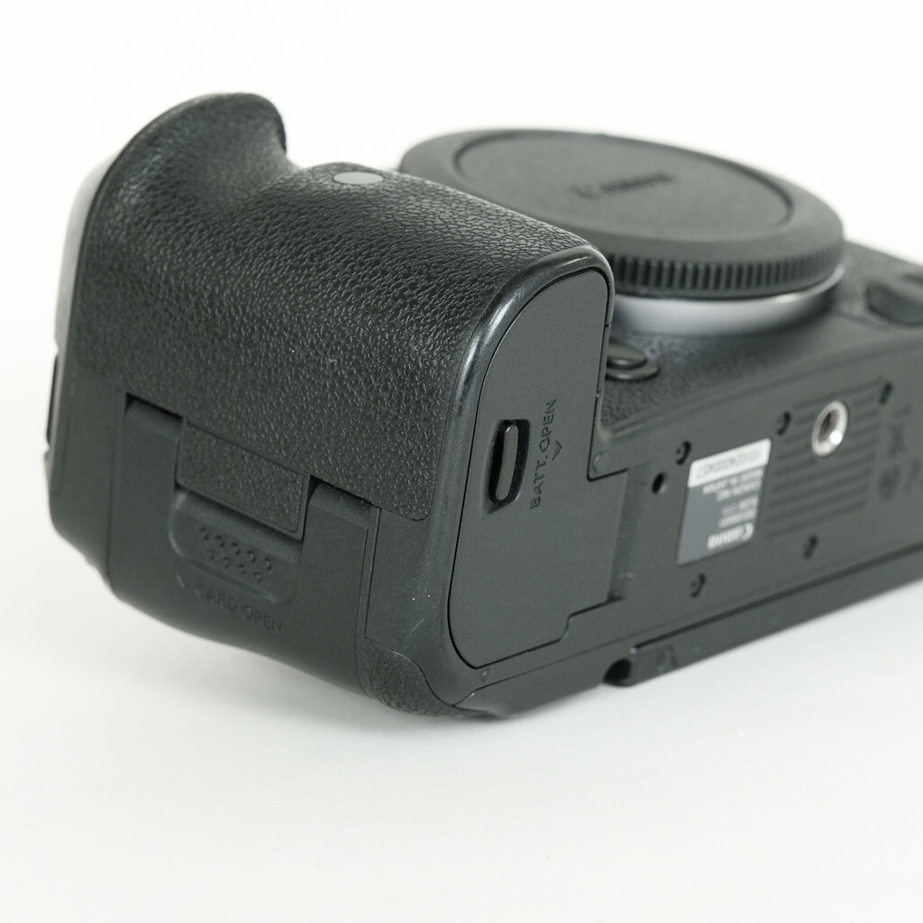 Canon EOS R5 Canon EOS R5